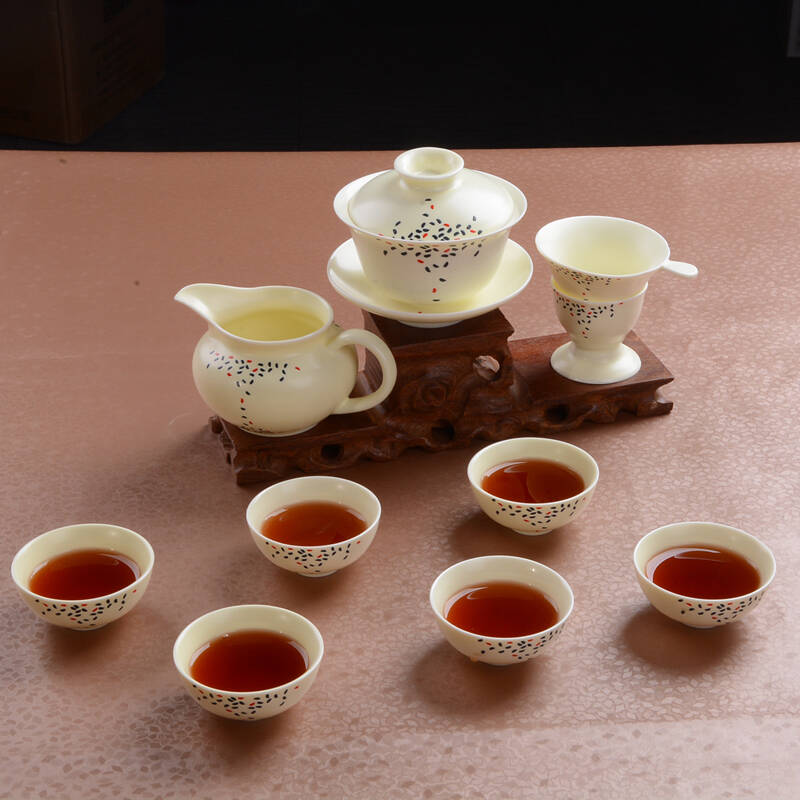 在众多茶具品牌中,如何选择一个品质上乘的品牌呢?让我们通过数据和实际案例来帮你找到答案。
