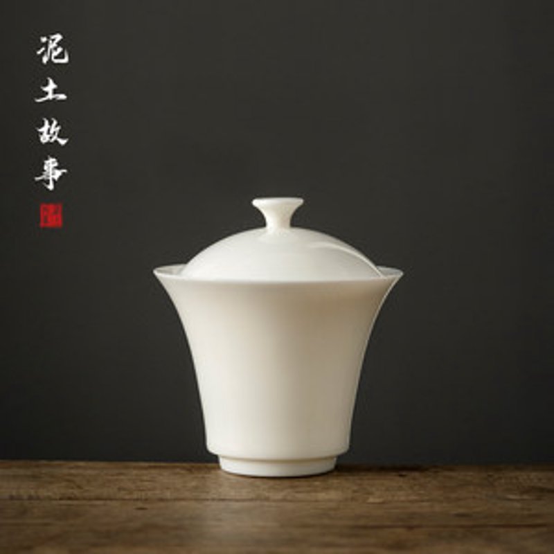 在家居装饰中,选择合适的工艺品摆放不仅能够彰显主人品味,还能为生活增添一份艺术气息。今天,我们就来聊聊如何挑选和布置适合的陶瓷摆件工艺品。